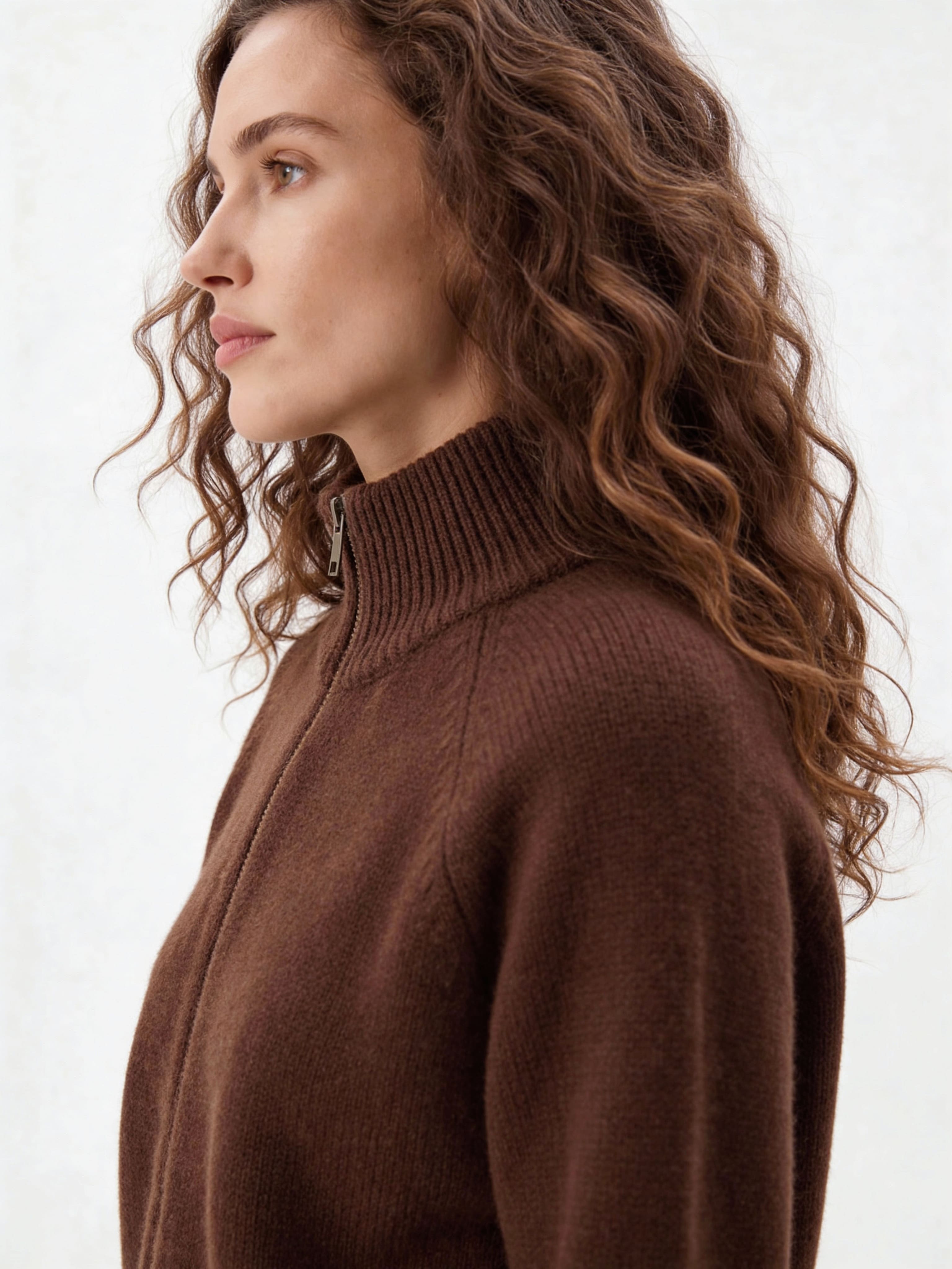 ВʼЯЗАНИЙ КАРДИГАН MERIN НА БЛИСКАВЦІ КОЛЬОРУ CHOCO