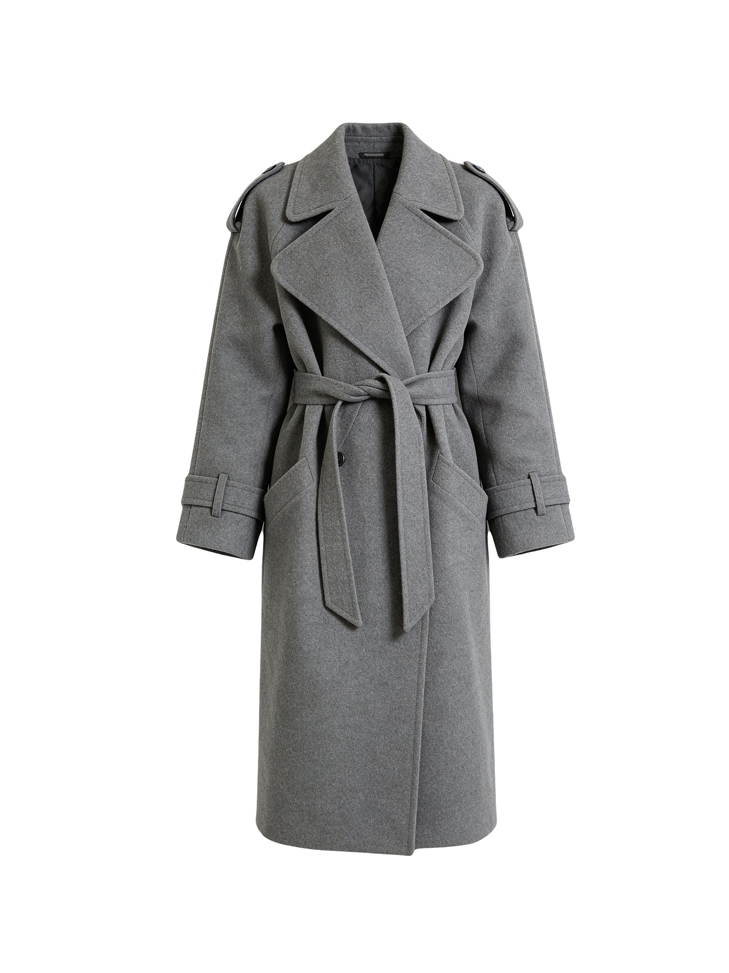 Сіре максі пальто на білому фоні